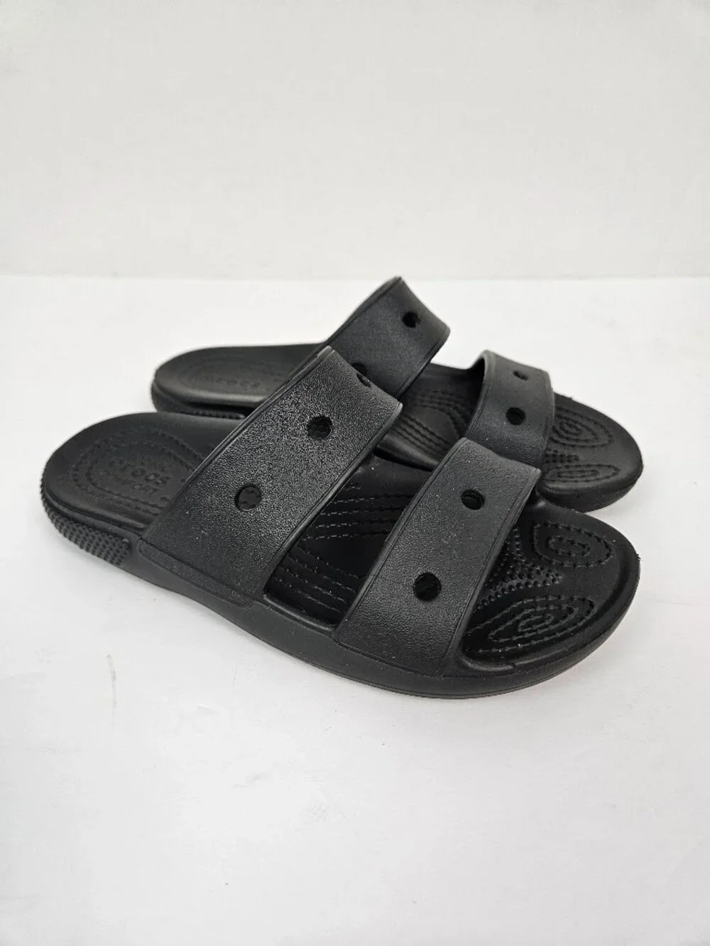 CROCS Kids Classic 2 Band Slide Sandal Black J 1
